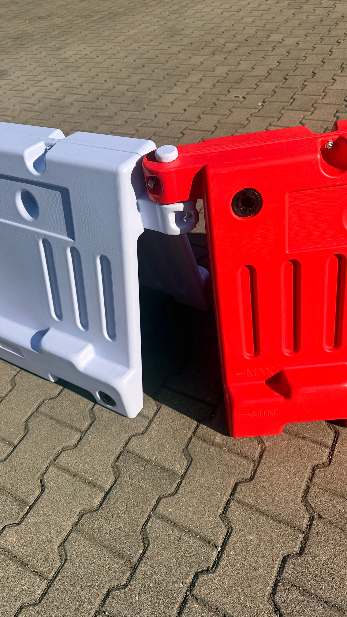 Parapet rutier din plastic, lestabil tip New Jersey