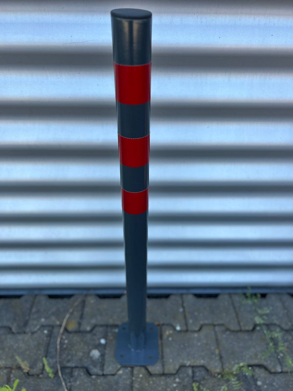 Stalp ornamental din fier cu talpă