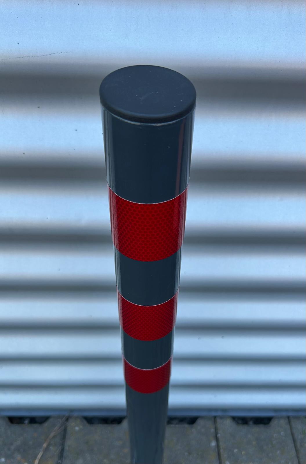Stalp ornamental din fier